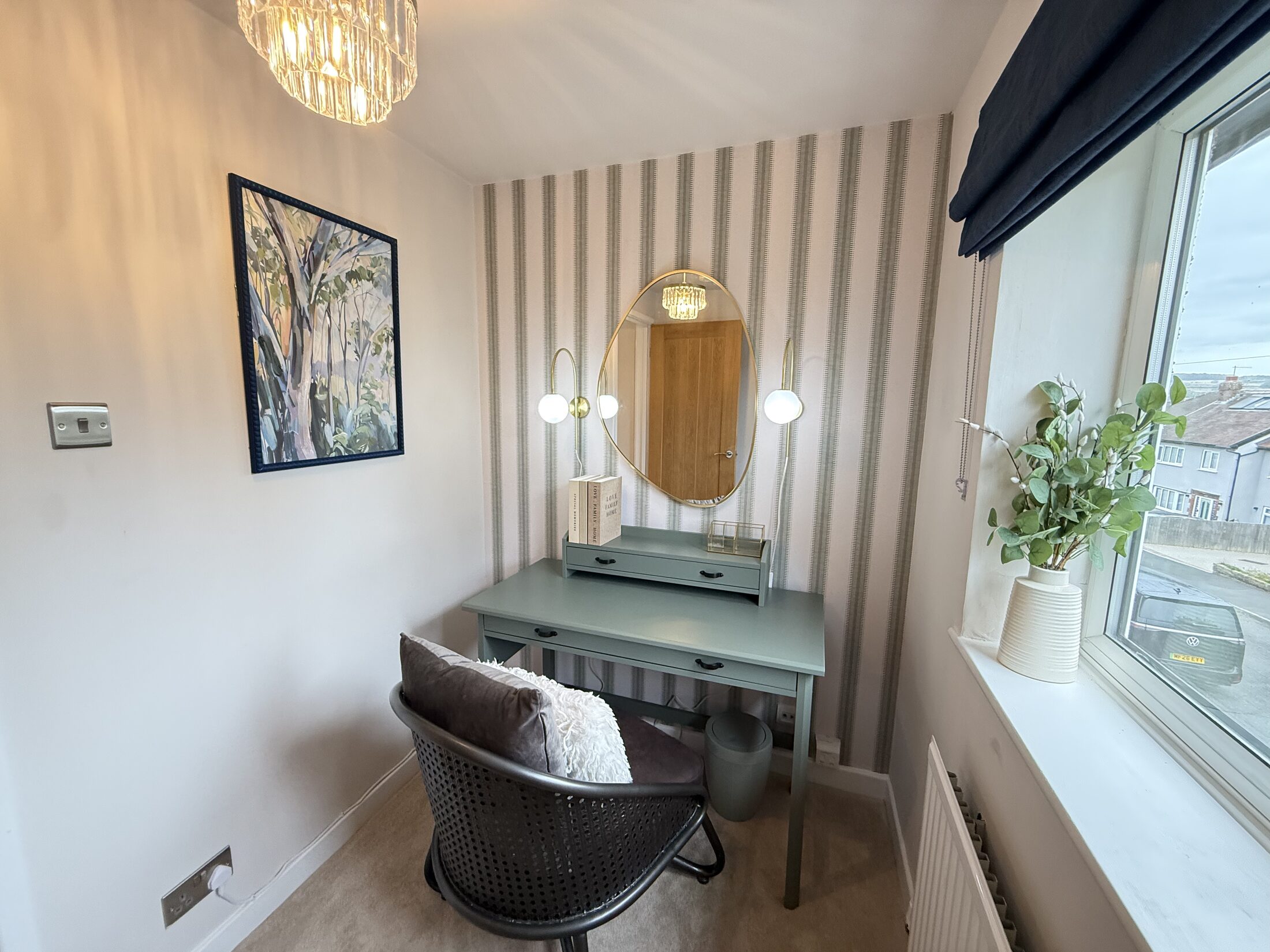 Dressing room at 10 Cardan Drive, Ilkley